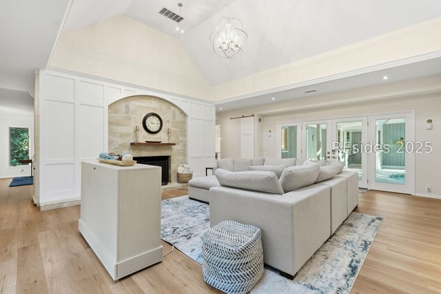 20 China Cockle Ln, Hilton Head Island, SC 29926