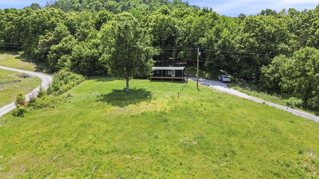 4455 Browning Branch Rd, Bethpage, TN 37022