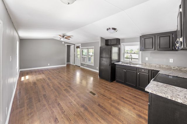 4455 Browning Branch Rd, Bethpage, TN 37022