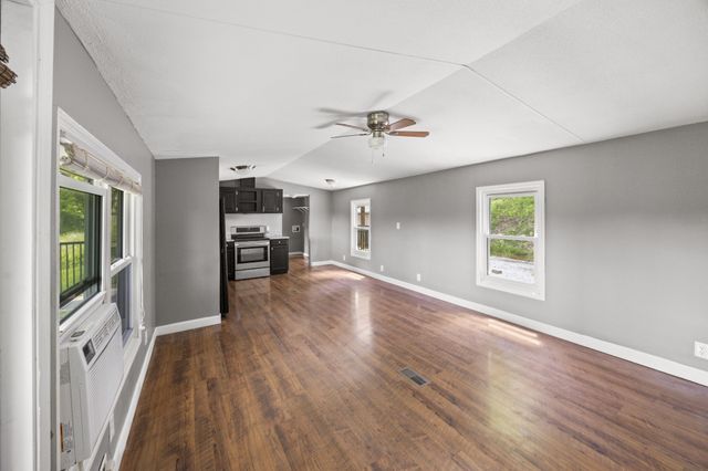 4455 Browning Branch Rd, Bethpage, TN 37022