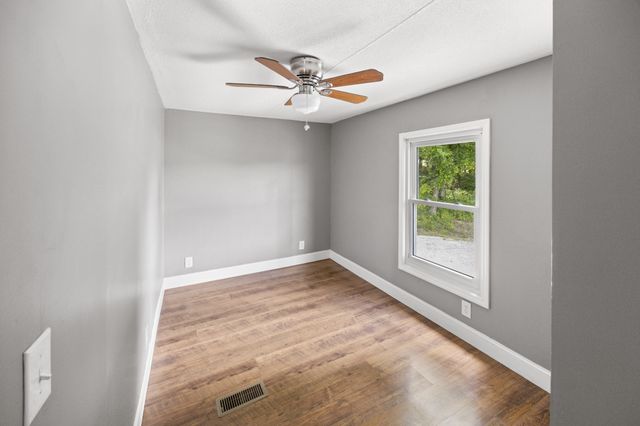 4455 Browning Branch Rd, Bethpage, TN 37022