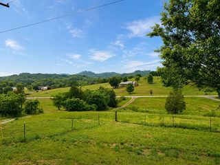 4455 Browning Branch Rd, Bethpage, TN 37022