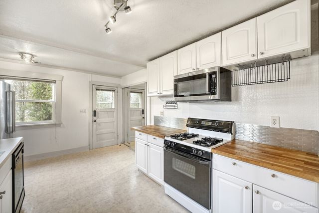 6013 S Pine Street, Tacoma, WA 98409