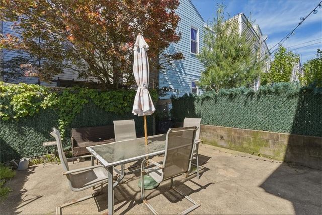 3914 Clement Way, Bloomfield, PA 15224