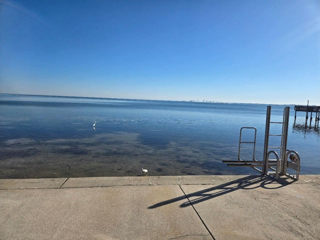 650 PINELLAS POINT DRIVE S 204, St Petersburg, FL 33705