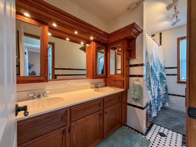 807 21st Street NW, Bemidji, MN 56601