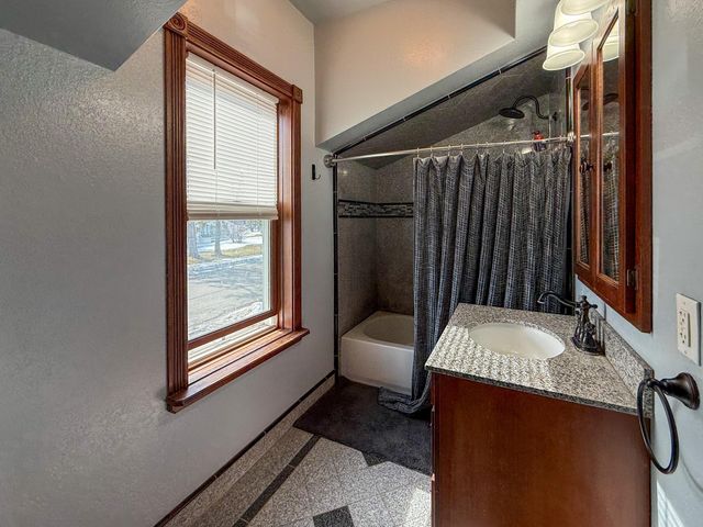 807 21st Street NW, Bemidji, MN 56601