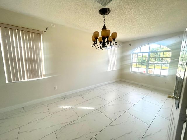 127 Saratoga Boulevard W, Royal Palm Beach, FL 33411