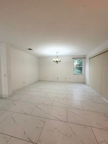 127 Saratoga Boulevard W, Royal Palm Beach, FL 33411