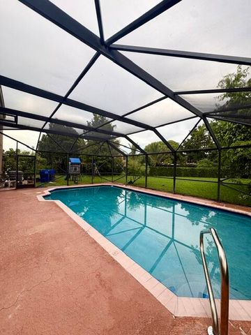 127 Saratoga Boulevard W, Royal Palm Beach, FL 33411