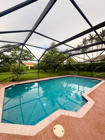 127 Saratoga Boulevard W, Royal Palm Beach, FL 33411