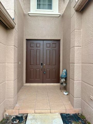 127 Saratoga Boulevard W, Royal Palm Beach, FL 33411