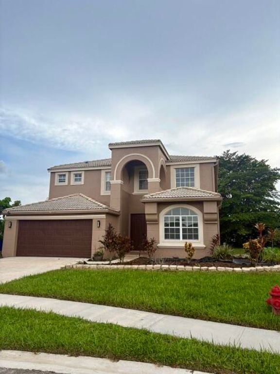 127 Saratoga Boulevard W, Royal Palm Beach, FL 33411