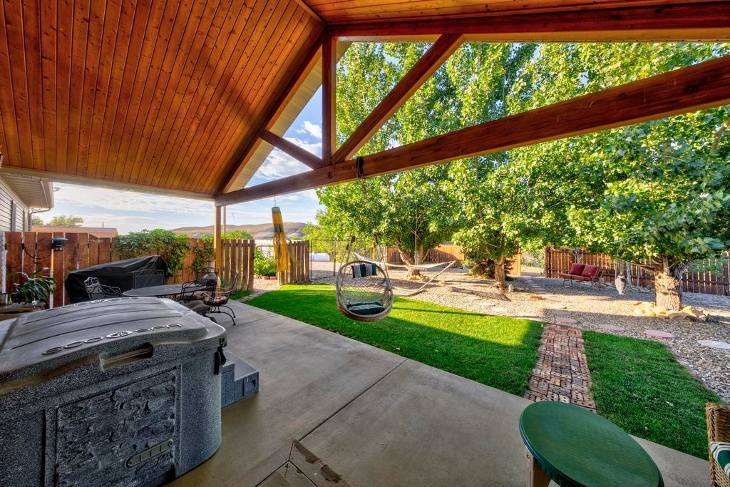 610 US HWY 14, Greybull, WY 82426 photo 13