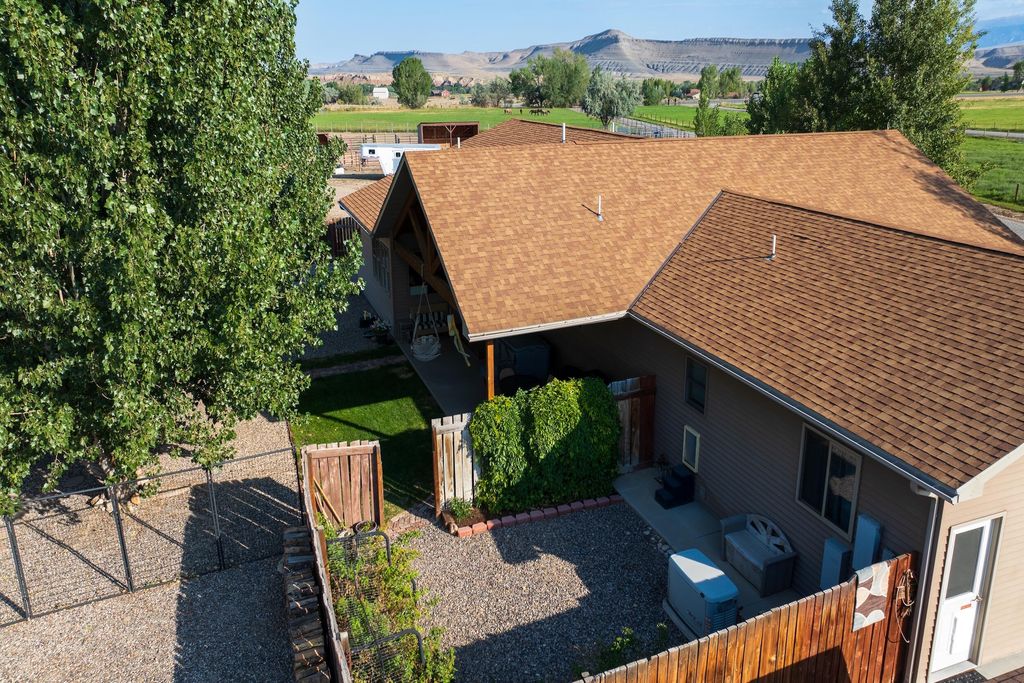 610 US HWY 14, Greybull, WY 82426 photo 9