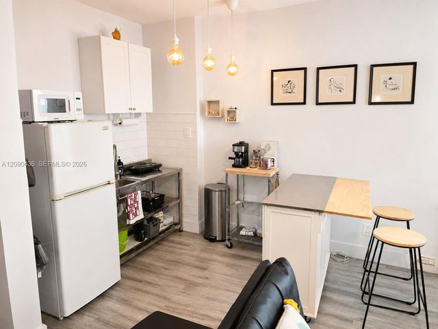 3710 Collins Avenue N-309, Miami Beach, FL 33140