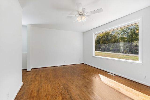 402 Holston Dr, Smyrna, TN 37167