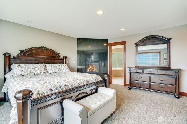 1401 32nd Street Pl SE, Puyallup, WA 98372