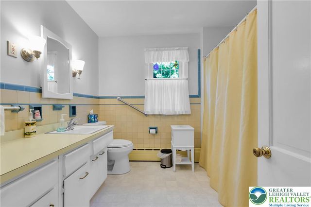 2230 Kemmerer Street, Bethlehem City, PA 18017