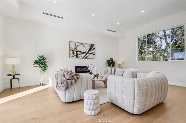 10511 Mary Bell Avenue, Shadow Hills, CA 91040