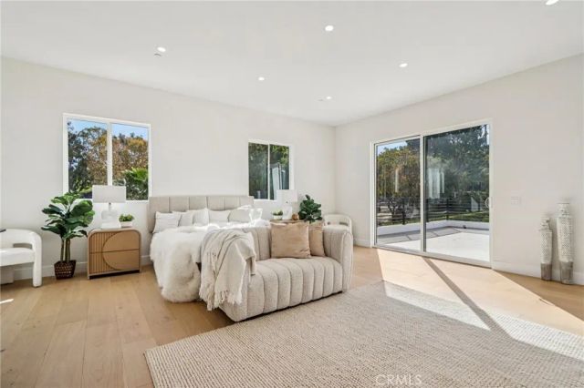 10511 Mary Bell Avenue, Shadow Hills, CA 91040