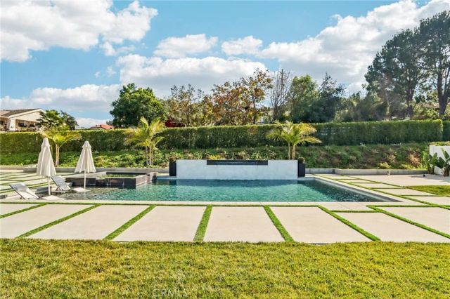 10511 Mary Bell Avenue, Shadow Hills, CA 91040