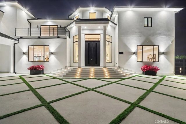 10511 Mary Bell Avenue, Shadow Hills, CA 91040