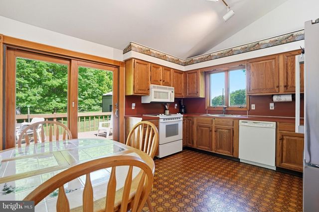 1160 CAMP SKYMOUNT RD, Green Lane, PA 18054