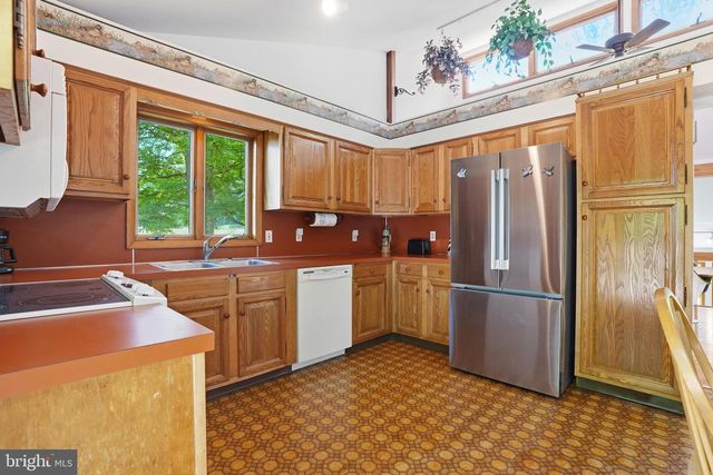 1160 CAMP SKYMOUNT RD, Green Lane, PA 18054