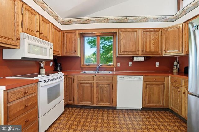 1160 CAMP SKYMOUNT RD, Green Lane, PA 18054