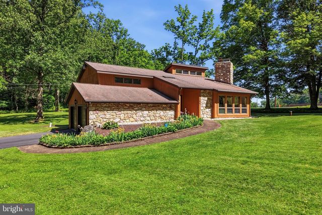 1160 CAMP SKYMOUNT RD, Green Lane, PA 18054