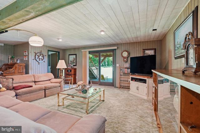 1160 CAMP SKYMOUNT RD, Green Lane, PA 18054