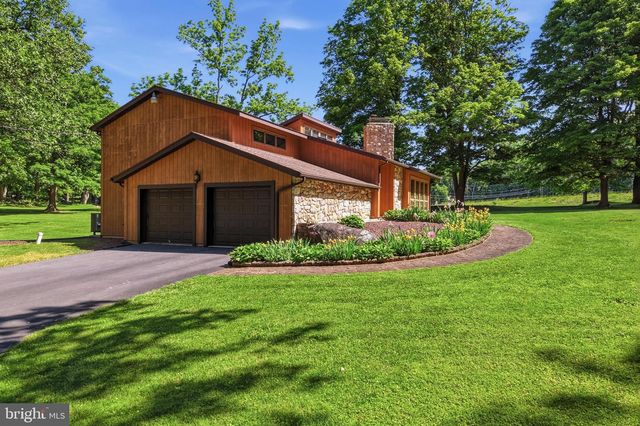 1160 CAMP SKYMOUNT RD, Green Lane, PA 18054