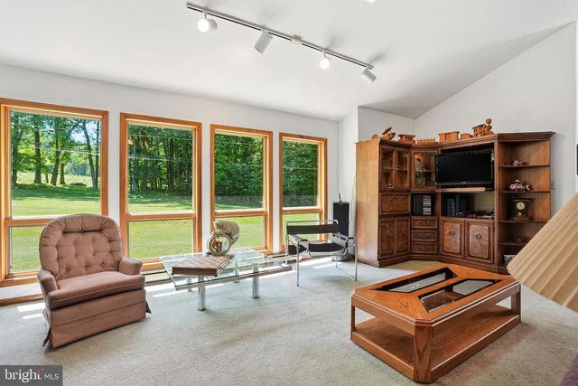 1160 CAMP SKYMOUNT RD, Green Lane, PA 18054