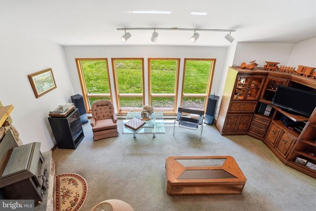 1160 CAMP SKYMOUNT RD, Green Lane, PA 18054