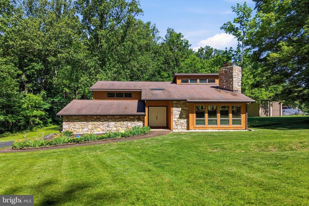 1160 CAMP SKYMOUNT RD, Green Lane, PA 18054