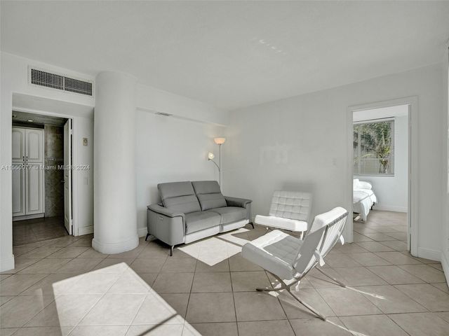 5005 Collins Ave 725, Miami Beach, FL 33140