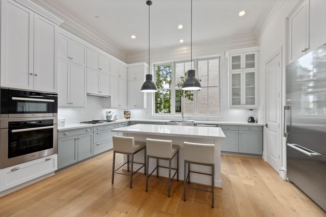 1270 Wood Hollow Drive, Houston, TX 77057