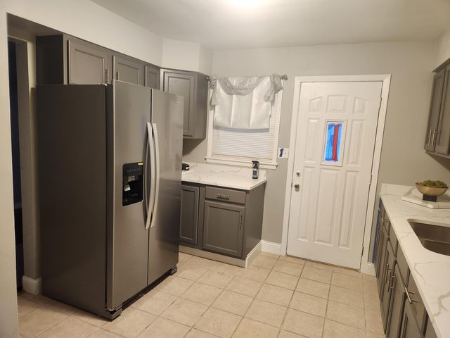 2172 Chase Street, Gary, IN 46404