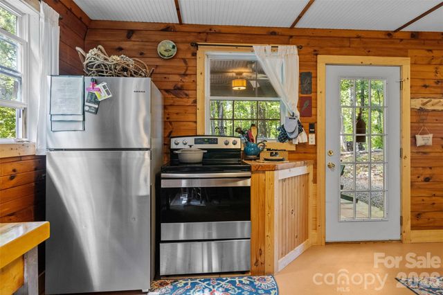 250 Burt Blackwell Road, Mill Spring, NC 28756