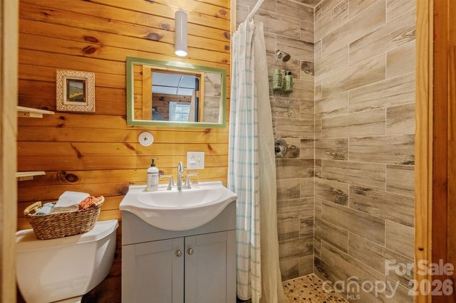 250 Burt Blackwell Road, Mill Spring, NC 28756