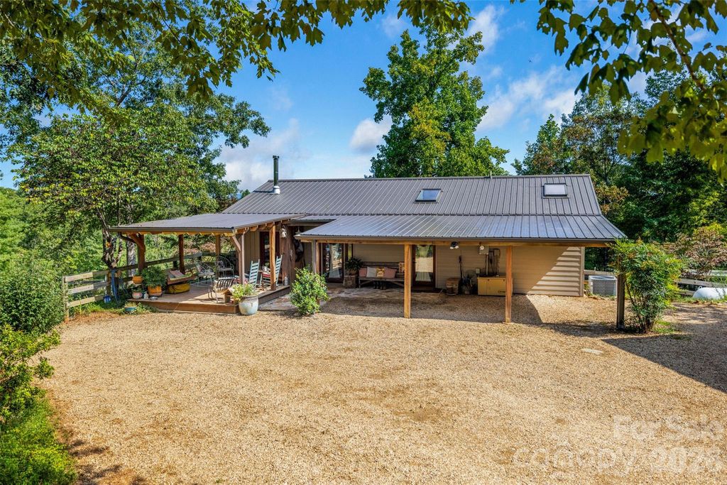 250 Burt Blackwell Road, Mill Spring, NC 28756