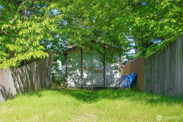 17004 11th Avenue NE, Shoreline, WA 98155