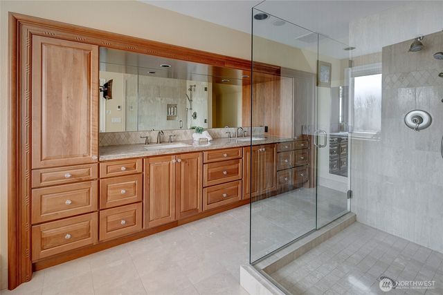 4911 Harbor Lane, Everett, WA 98203