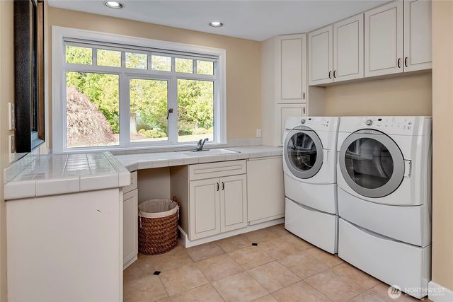 4911 Harbor Lane, Everett, WA 98203
