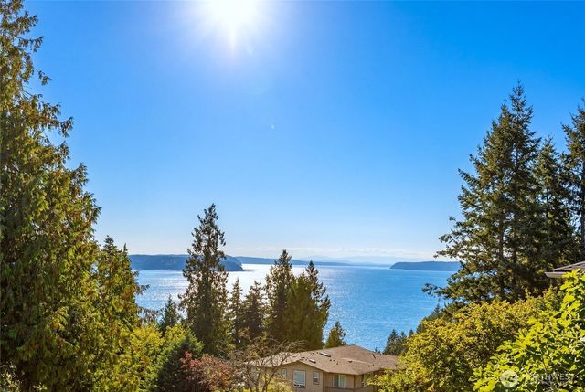4911 Harbor Lane, Everett, WA 98203