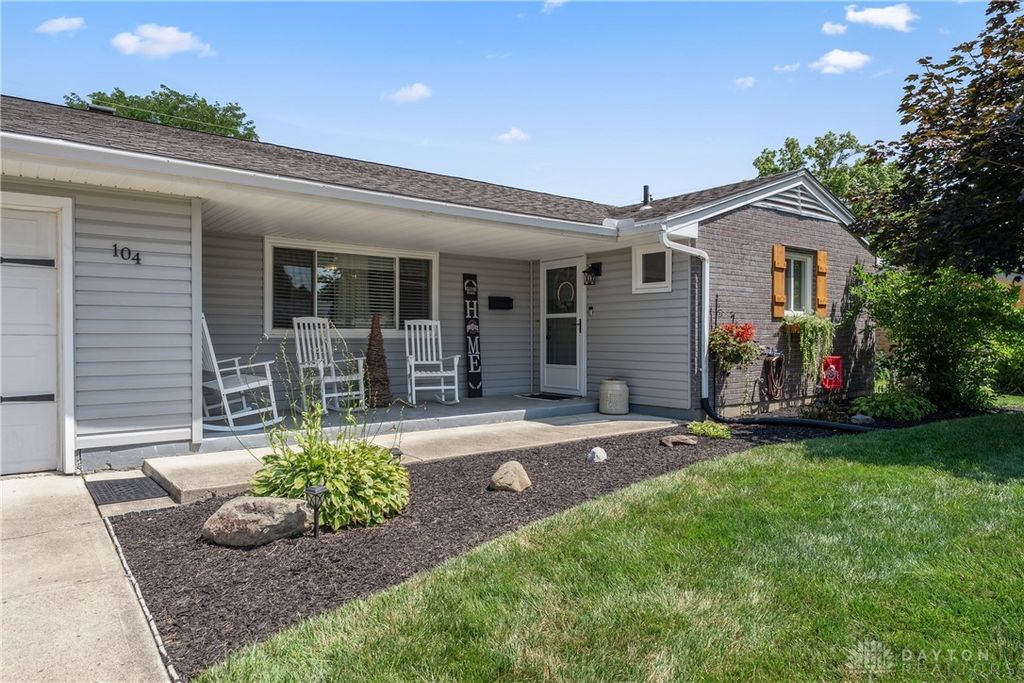 104 Deerfield Drive, New Carlisle, OH 45344