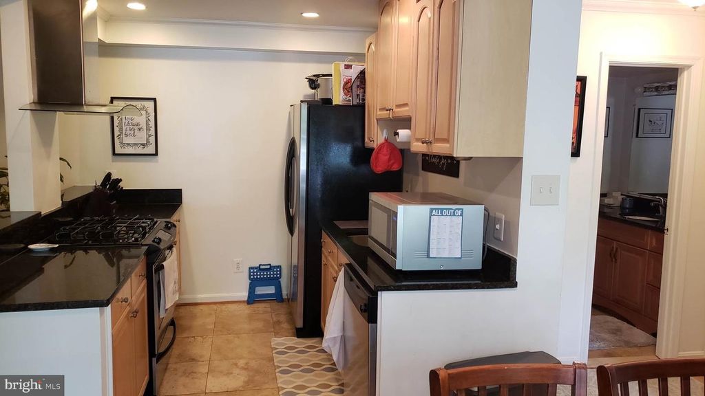 2911 CHARING CROSS RD #07/6, Falls Church, VA 22042