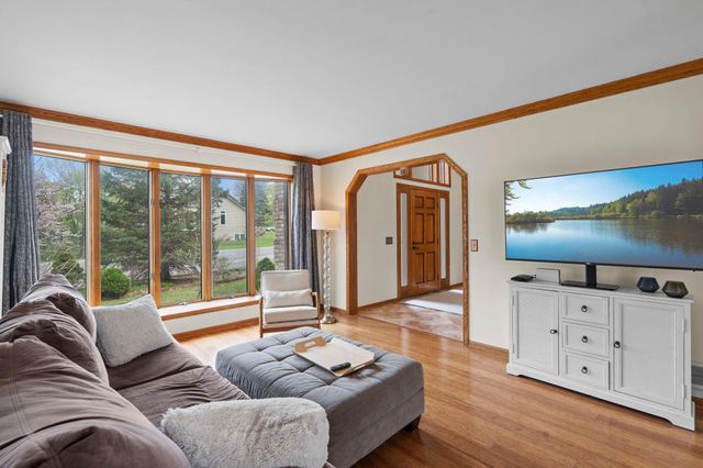 8480 Montgomery Court, Eden Prairie, MN 55347