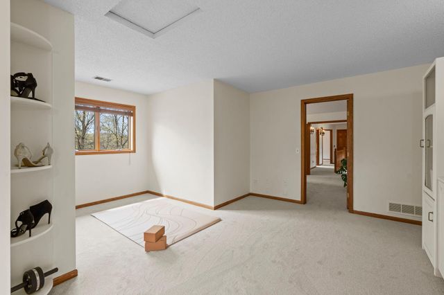 8480 Montgomery Court, Eden Prairie, MN 55347